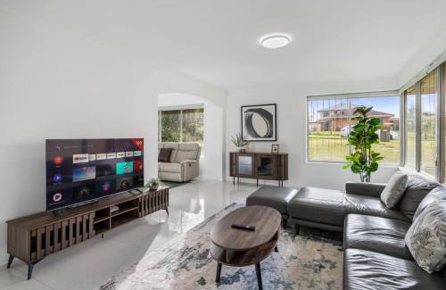 Sunnybank Casa | Spacious Dual Stay Main House Separate Studio