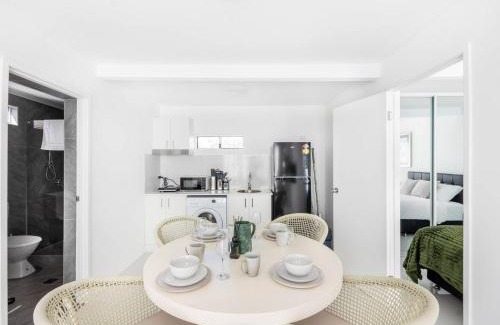 Sunnybank Casa | Spacious Dual Stay Main House Separate Studio