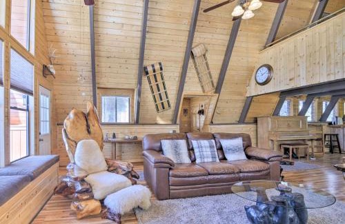 Duck Creek Village Casa | Spacious Duck Creek Village Cabin with Hot Tub!