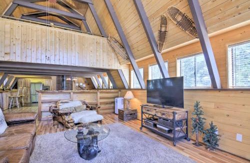 Duck Creek Village Casa | Spacious Duck Creek Village Cabin with Hot Tub!