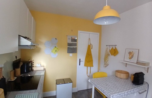Seyne Apartamento | Spacious duplex apartment with mountain views, close to shops