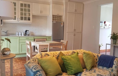 Greater Johannesburg Metropolitan Area Apartamento | Spacious Duplex in Central Sandton