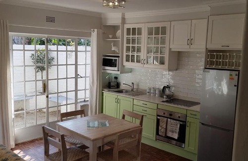Greater Johannesburg Metropolitan Area Apartamento | Spacious Duplex in Central Sandton