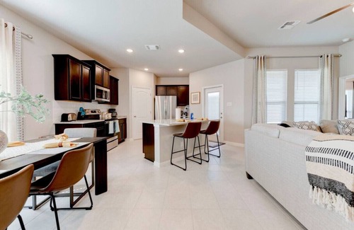 Temple Casa | Spacious East Temple 5-Bed House