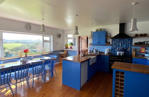 Ningwood Casa | threegableswestwight. Casa de pueblo con impresionantes vistas