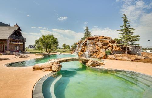 Edmond Casa | Spacious Edmond Vacation Rental with Shared Pool!