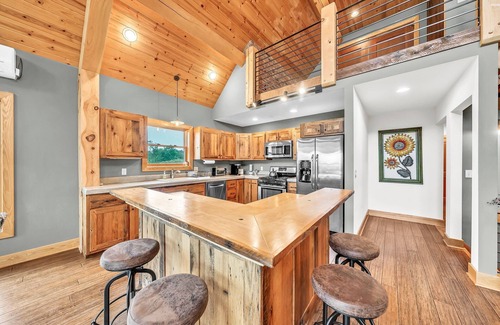 East Otto Chalet De Esquí | Spacious Ellicottville 5-bedroom 4-bath chalet with WiFi, AC