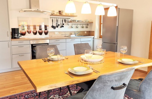 Stanggaß Apartamento | Spacious holiday apartment Elly with 2 bedrooms, 2 bathrooms and a view of the Watzmann