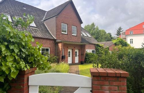 Suderstapel Casa | Spacious Ensemble Hecht Right On The Eider River