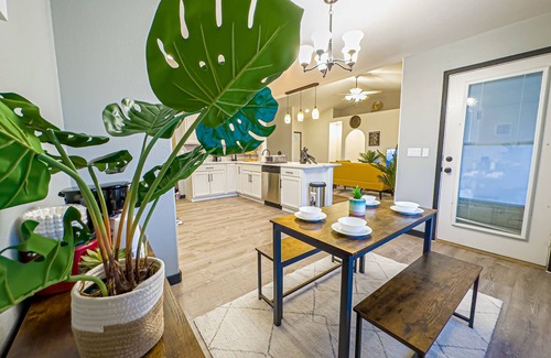 Pueblo West Casa | Espaciosa casa completa cerca del Lake Pueblo: ¡ideal para familias!