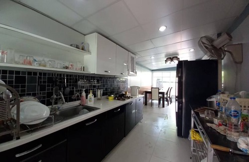 Bang Prok Casa | Spacious Entire House With Shared Fitness Room and Shared Indoor Pool in Club