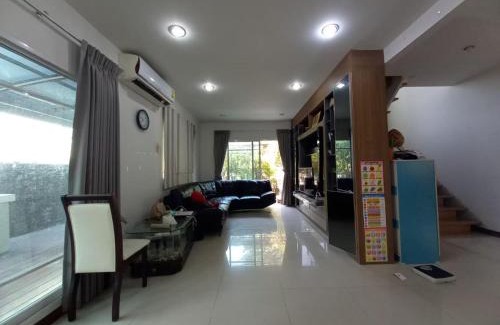 Bang Prok Casa | Spacious Entire House with shared Fitness Room and Shared Indoor Pool in club