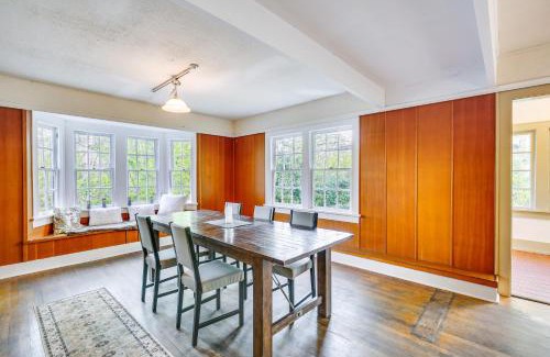 Amazon Casa | Spacious Eugene Home with Patio - Walk to UO Campus!