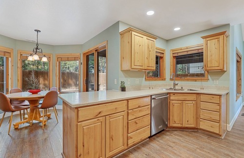 Flagstaff Casa | Spacious, Exquisite, Mountain Home! Prime Flagstaff Location!