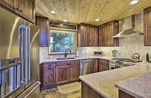Valley of the Sun Cabina | Spacious Fairplay Retreat w/ Hot Tub & Fire Pit!