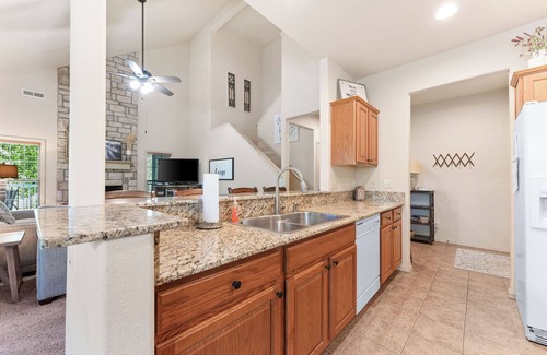 Branson West Condominio | Escapada relajante, vistas al campo de golf, Stonebridge, Near SDC y Table Rock Lake