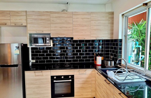 Ban Saiyuan Villa | Familia Amplia Villa de 4 dormitorios con piscina privada, jardín y vistas al mar