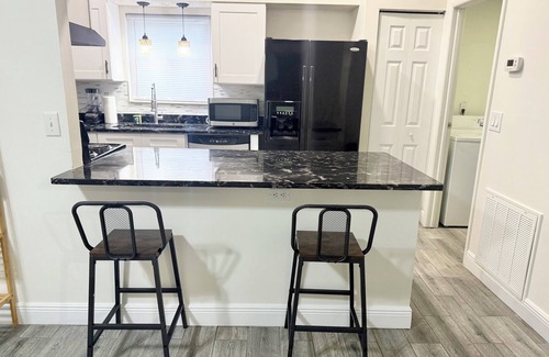 Carrollwood Casa | Spacious Family Dog Friendly Near TPA Airport Mall Highway 3 Bedroom Fenced Yard