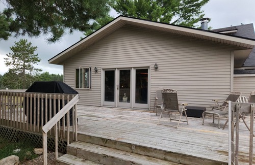 Alanson Casa | Spacious Family Farmhouse