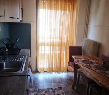 Alexandroupoli Apartamento | Spacious Family-Friendly 2BR Flat Near City Center