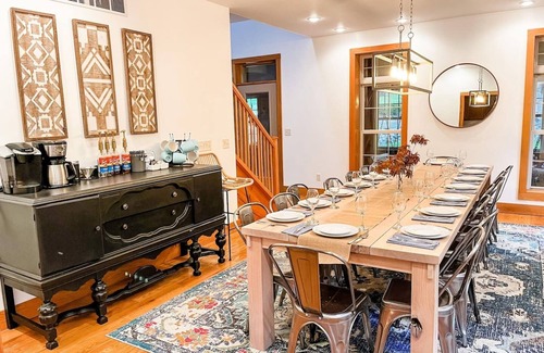 Loudonville Casa | Spacious, family-friendly lodge on 10 wooded acres. Sleeps 20 with 5 bedrooms, stocked pond