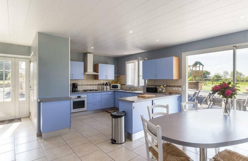Hardinvast Cabaña | Casa rural luminosa y espaciosa con jardín, cerca del mar y Cherburgo, ideal para familias, admite mascotas