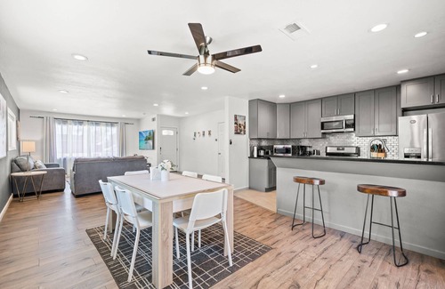 Walnut Valley Casa | Spacious Family Friendly House in Central Location