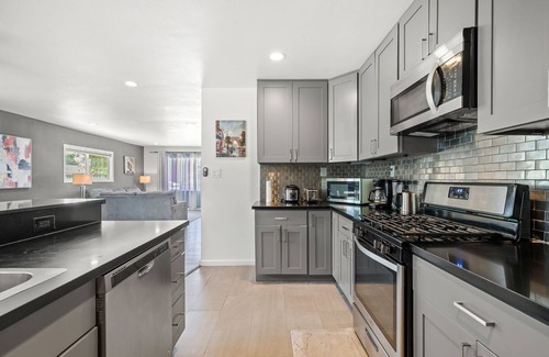 Walnut Valley Casa | Spacious Family Friendly House in Central Location
