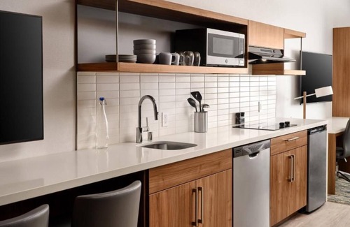 Anaheim Resort Hotel | Spacious Family-Friendly Rentals near Disneyland | 2 Units
