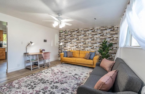 Orem Apartamento | Spacious Family Friendly APT with Backyard & Wi-Fi