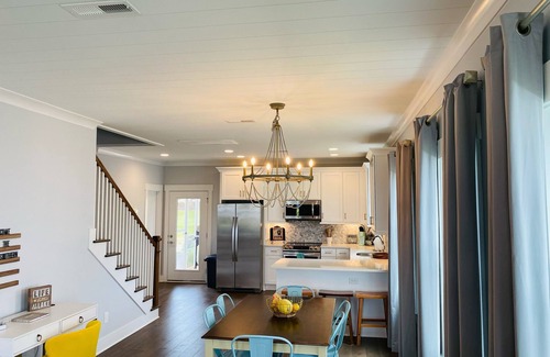 Winchester Casa | Spacious Family Gem: Golf Cart - 2 Ensuites - Pool