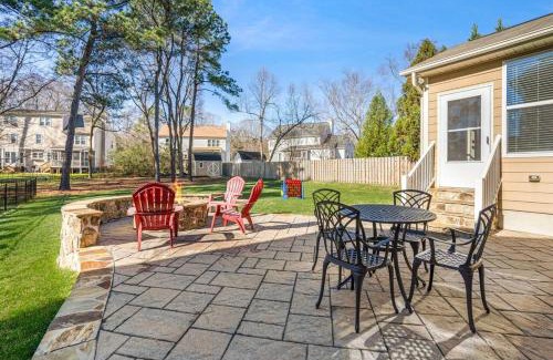 North Raleigh Casa | Spacious Family Getaway ~ Fire Pit~ Private Office