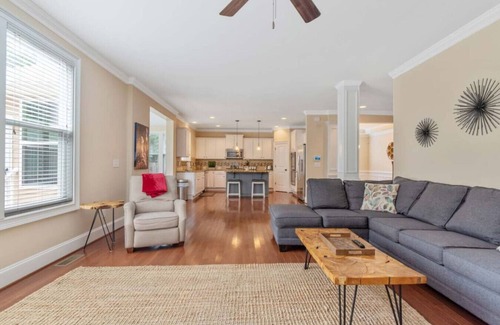 North Raleigh Casa | Spacious Family Getaway ~ Fire Pit~ Private Office