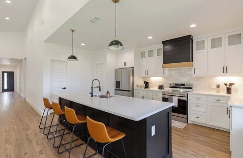 McKinney Casa | Spacious family/group stay near downtown