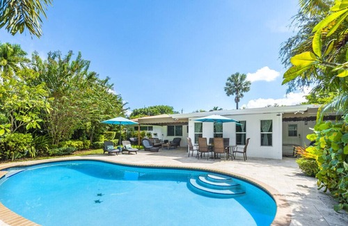Biscayne Park Casa | Spacious Family House Close to Biscayne Park W/Pool