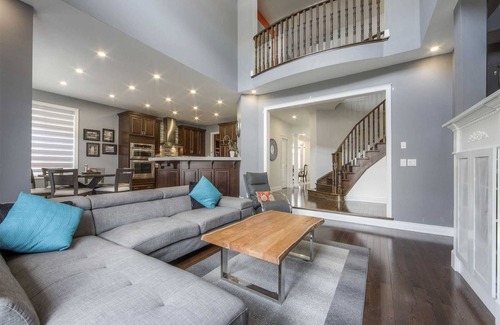 Brampton Apartamento | Spacious Family Haven: Modern 4-bedroom Luxury Home