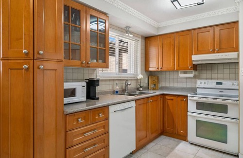 Applewood Casa | Spacious Family Home | Games, Netflix & Backyard