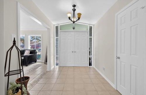 La Porte Casa | Spacious Family Home BBQ and Outdoor Area