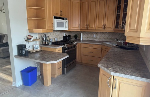 Brampton Casa | Spacious Family Home in the Heart of Peel Village