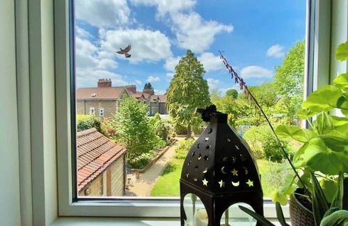 Frome Casa | Spacious Family Home - Central Frome