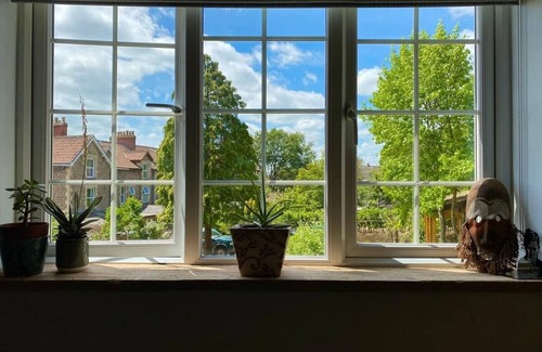 Frome Casa | Spacious Family Home - Central Frome