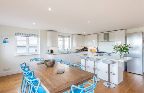 Salcombe Casa | Spacious family home close to all Salcombe's amenities