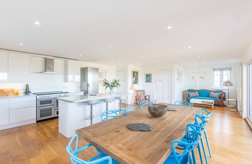 Salcombe Casa | Spacious family home close to all Salcombe's amenities