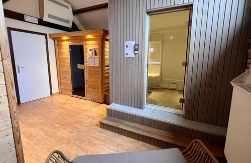 Somme-Leuze Casa | Spacious family home in an old school building