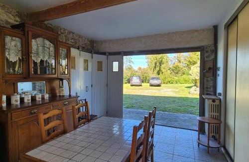 Saint-Remy-des-Landes Casa | Spacious Family Home Near the Sea