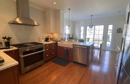 Evanston Casa | Spacious family home near Northwestern U, Lake Michigan