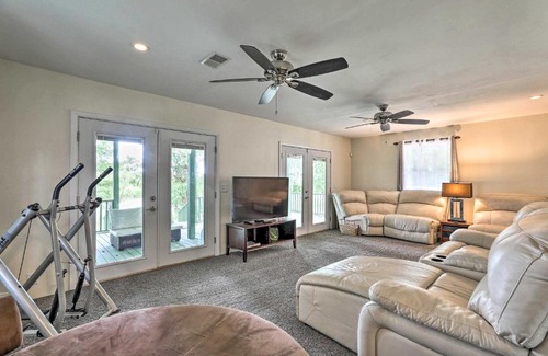Calhoun County Casa | Spacious Family Home on Lake Marion with Boat Ramp!