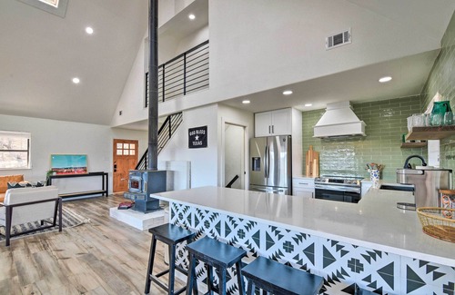 Gordon Casa | Spacious Family Home on the Water + Boat Dock