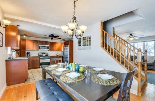 Eastern Vermont Casa | Spacious Family Home w/ Deck & Yard: 5 Mi to Stowe
