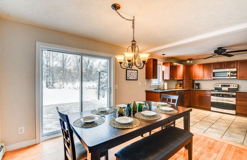 Eastern Vermont Casa | Spacious Family Home w/ Deck & Yard: 5 Mi to Stowe